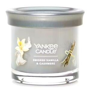 🌸 Smoked Vanilla and Cashmere 4.3oz Yankee Candle soy/wax blend *Last Chance*